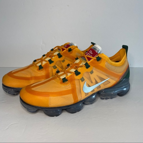 canyon gold vapormax